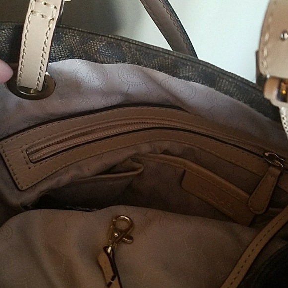 Michael Kors logo tote - Picture 4 of 6